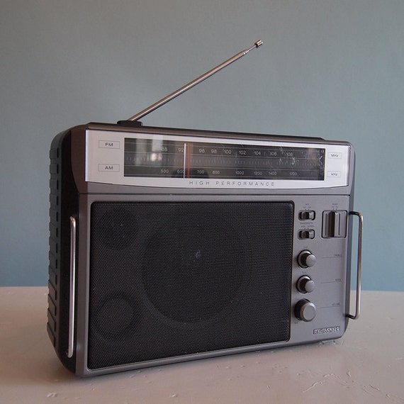 Items similar to RadioShack High Performance Portable AM/FM Radio 12 ...