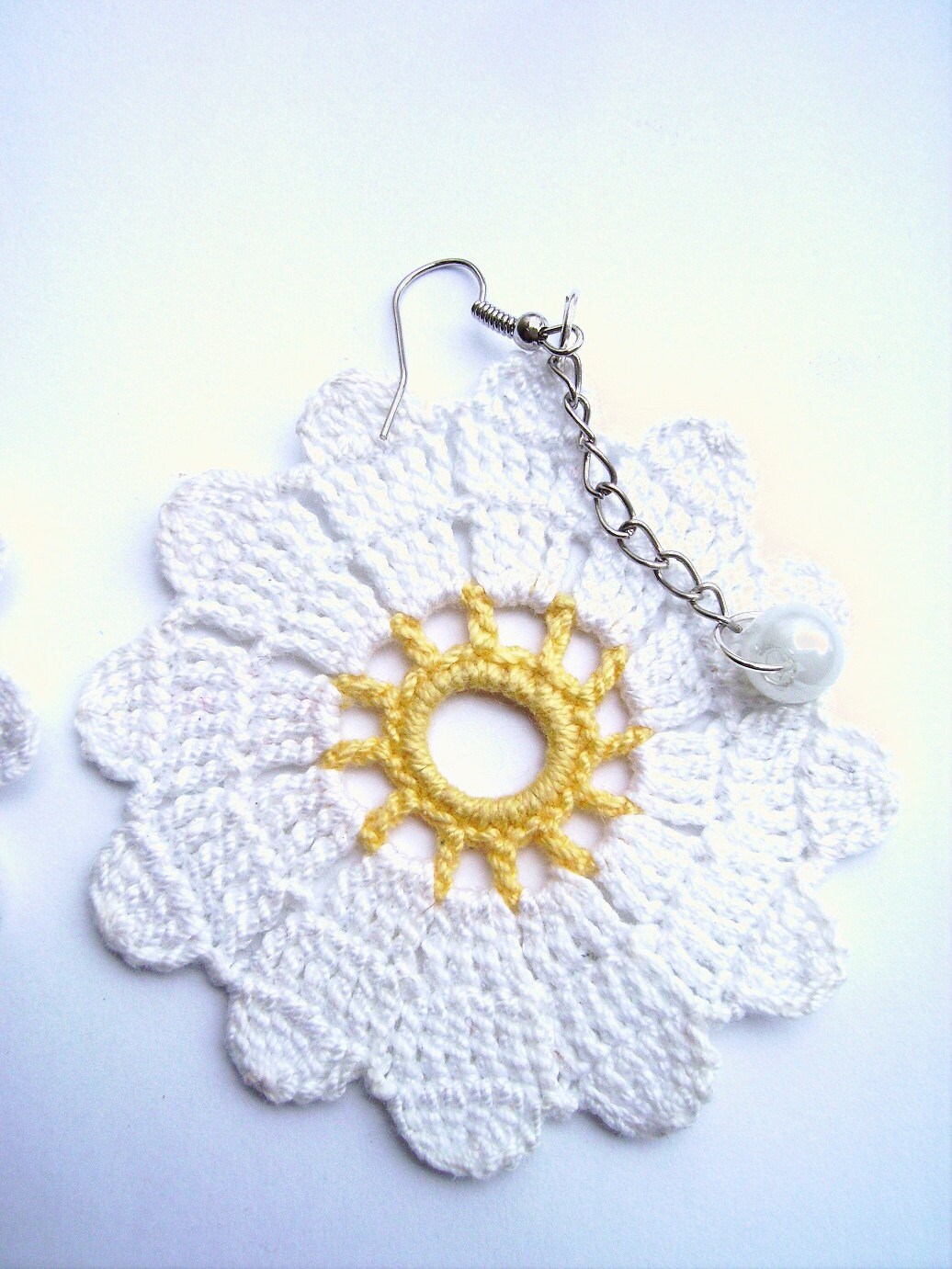 crochet earrings daisy handmade earrings daisies