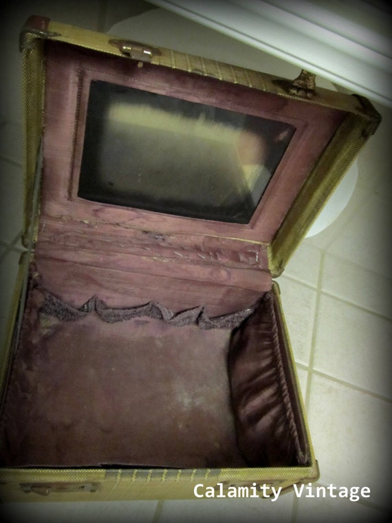 Vintage Rustic Tweed Train Case//Wedding//Luggage