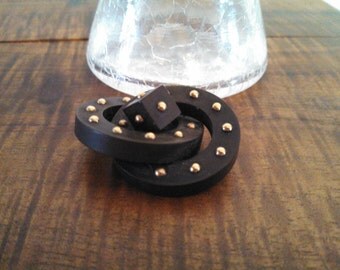 Victorian 14K Gutta Percha Brooch