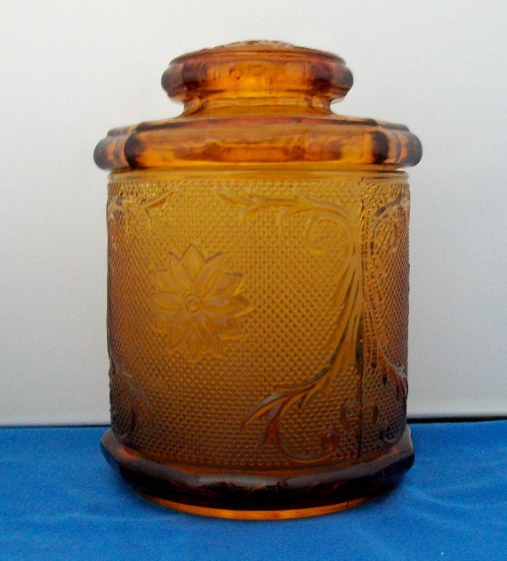 Tiara Sandwich Glass Canister in Amber