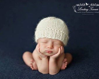 Newborn knitted beanie.. newborn hat.. newborn beanie... newborn photography prop...newborn knit hat
