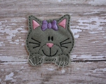 Chloe Kitten with Paws Feltie Embroidery Design