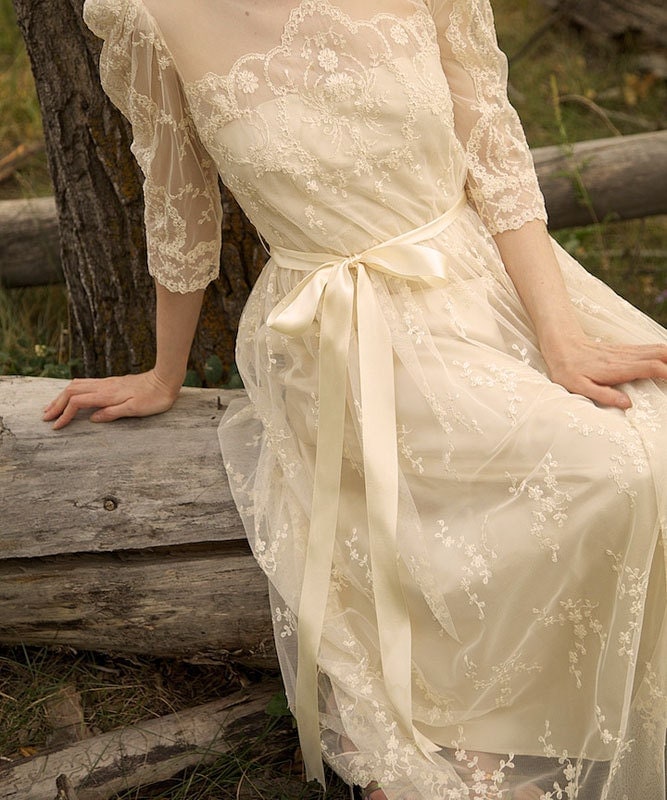 gorgeous-cream-lace-wedding-dress-union-made