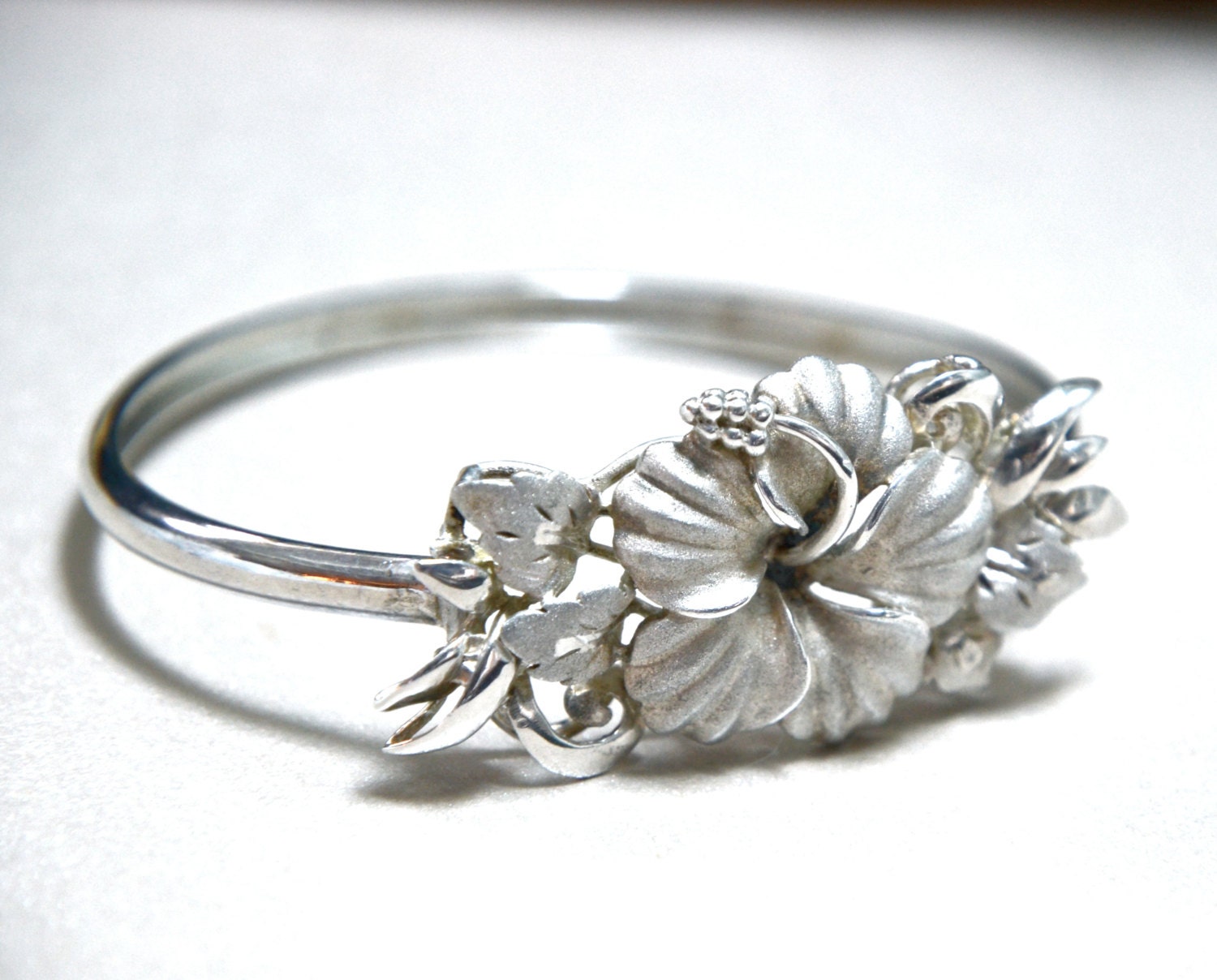 Sterling Silver HAWAIIAN Hibiscus Hinged Bracelet
