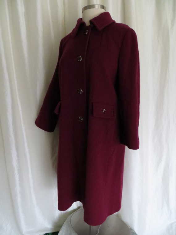 Vintage ladies coat 60s wool burgundy by GabriellasTreasures