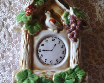 Vintage wall pocket bird coo coo clock marked pat. no. 64211