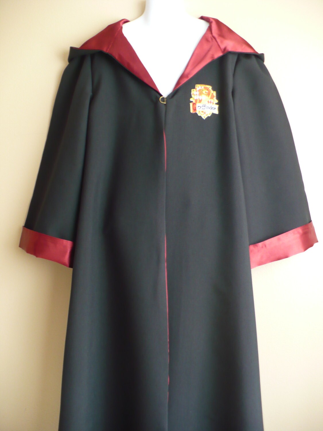 Gryffindor Robe Harry Potter inspired size 8/10 with wand
