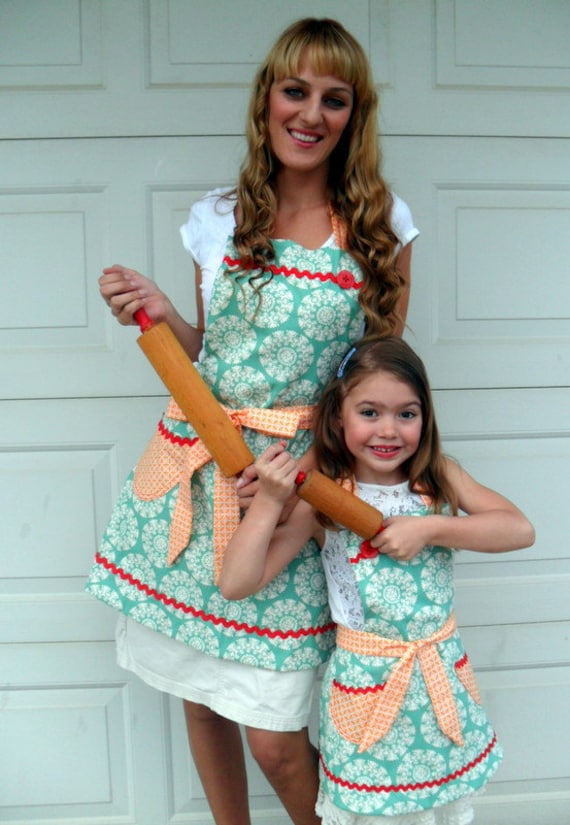 Mother Daughter Matching Aprons Reversible Apron Set