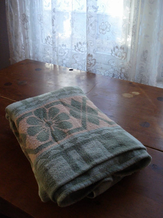 Vintage 1950s Flannel Blanket Baby Crib Blanket 2012732