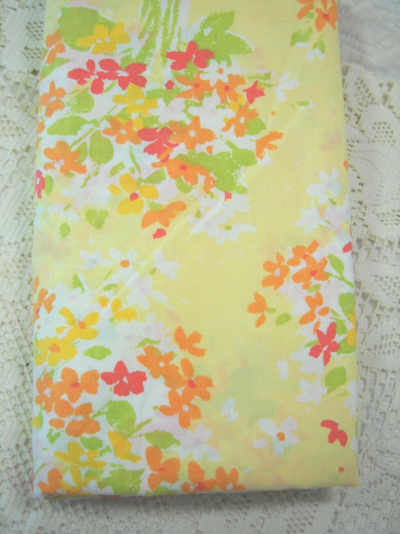 Vintage Yellow Flower Percale Bed Sheet Full 96 by 82 great