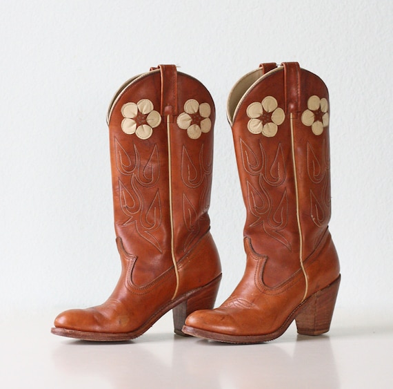 cowboy boots flowers