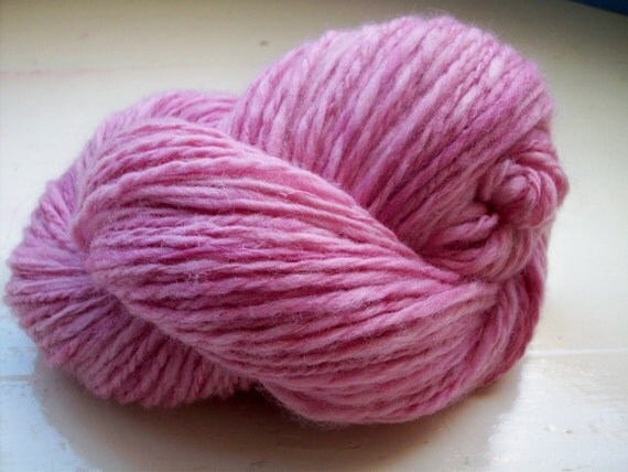 Handspun merino yarn natural dyed rose pink by SpinningStreak