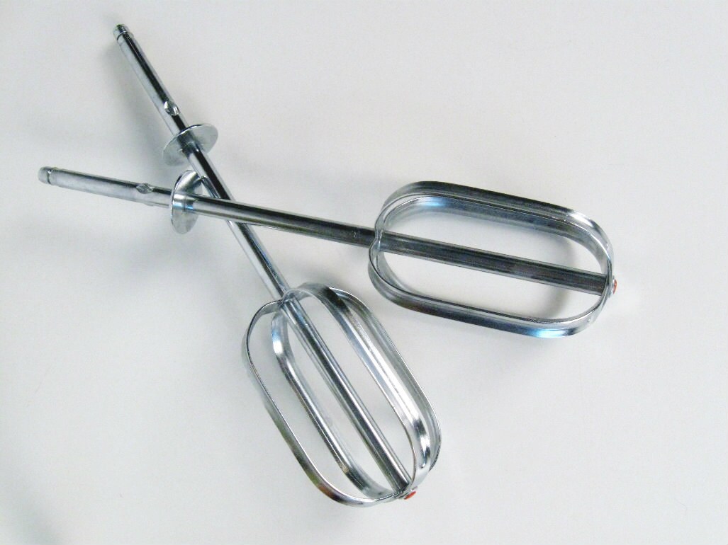 vintage Sunbeam Mixmaster electric hand mixer