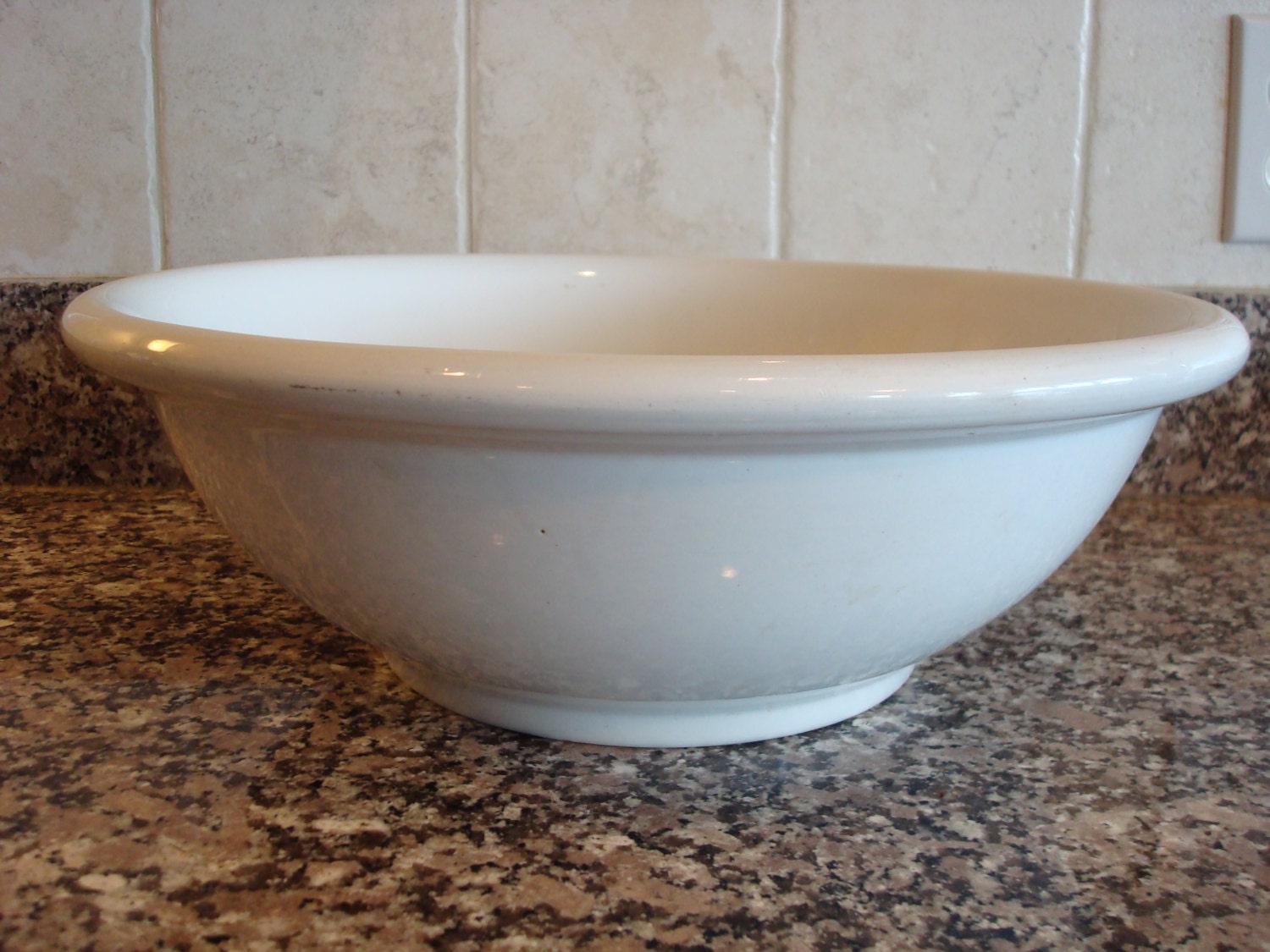 White vintage ironstone bowl/wash basin J & G Meakin England