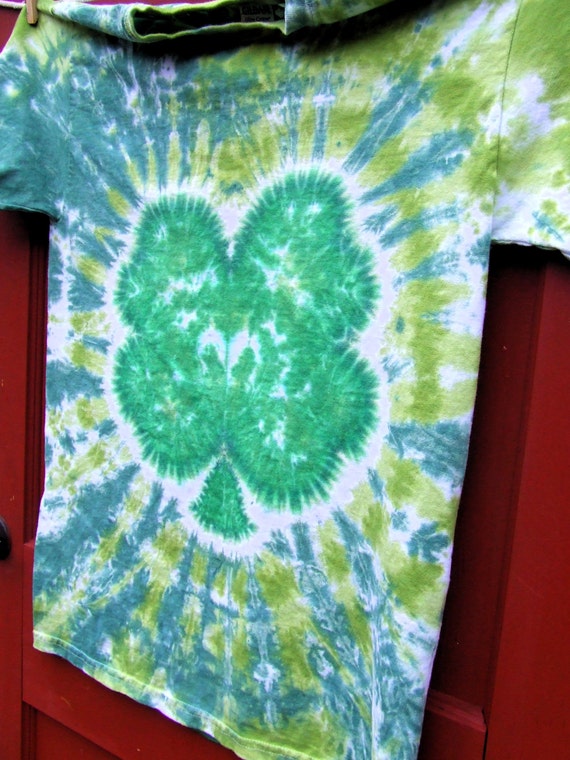 Medium Shamrock 4 Leaf Clover Tie Dye T-shirt St.