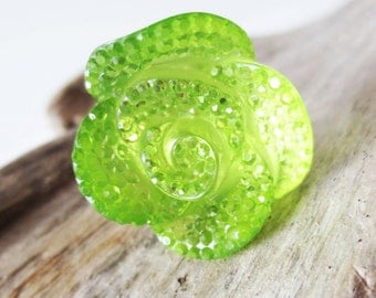 Apple green ring. Green crystal ring. Green rose ring. Green flower ring. Statement ring. Light green ring. Flower jewelry.