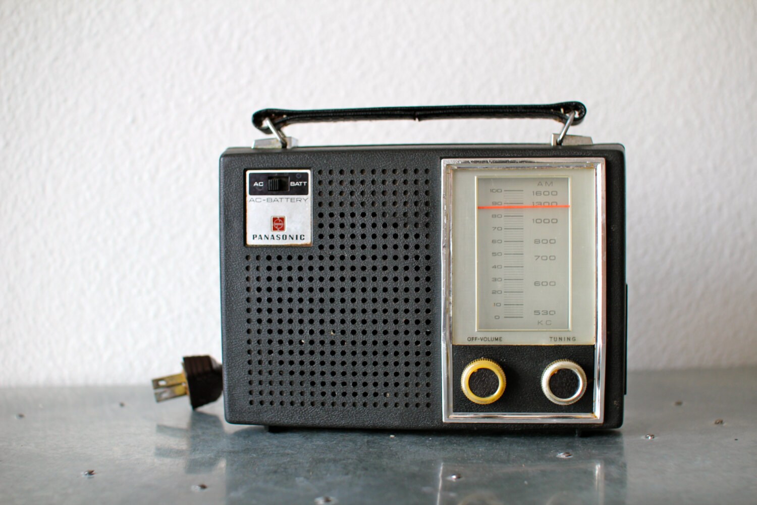 vintage 1961 sony transistor radio
