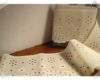 Lace Trim/ Light Beige /1 & 1/2 yards/ Craft Supplies (#30)*