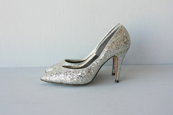 vintage silver metallic heels / silver by CustardHeartVintage