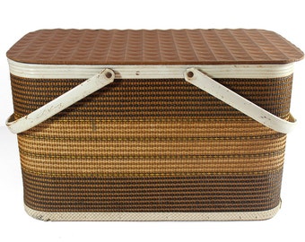 Vintage W.C. Redmon Picnic Basket