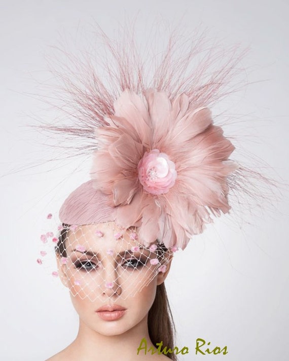 Melbourne Cup Blush pink Fascinator Cocktail hat by ArturoRios