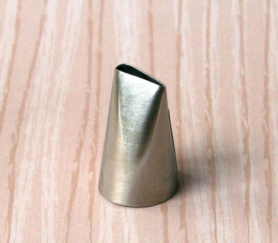 Petal Pastry Tip for Cake and Cupcake Decorating Il_570xn
