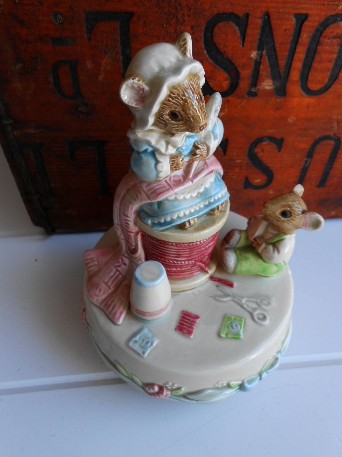 Collectible Vintage Music Box Figurine / Mice / Sewing / My