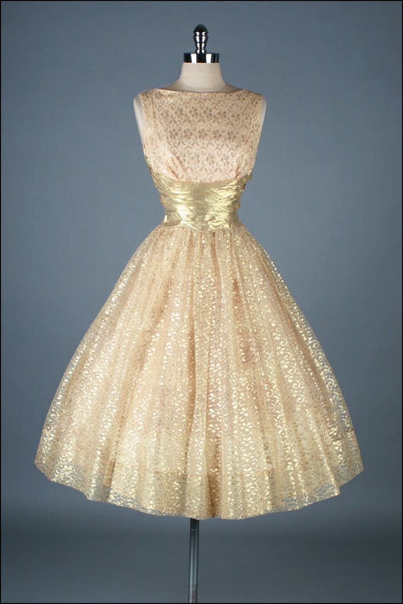 Vintage 1950s Dress . Gold Metallic Lace . 3244