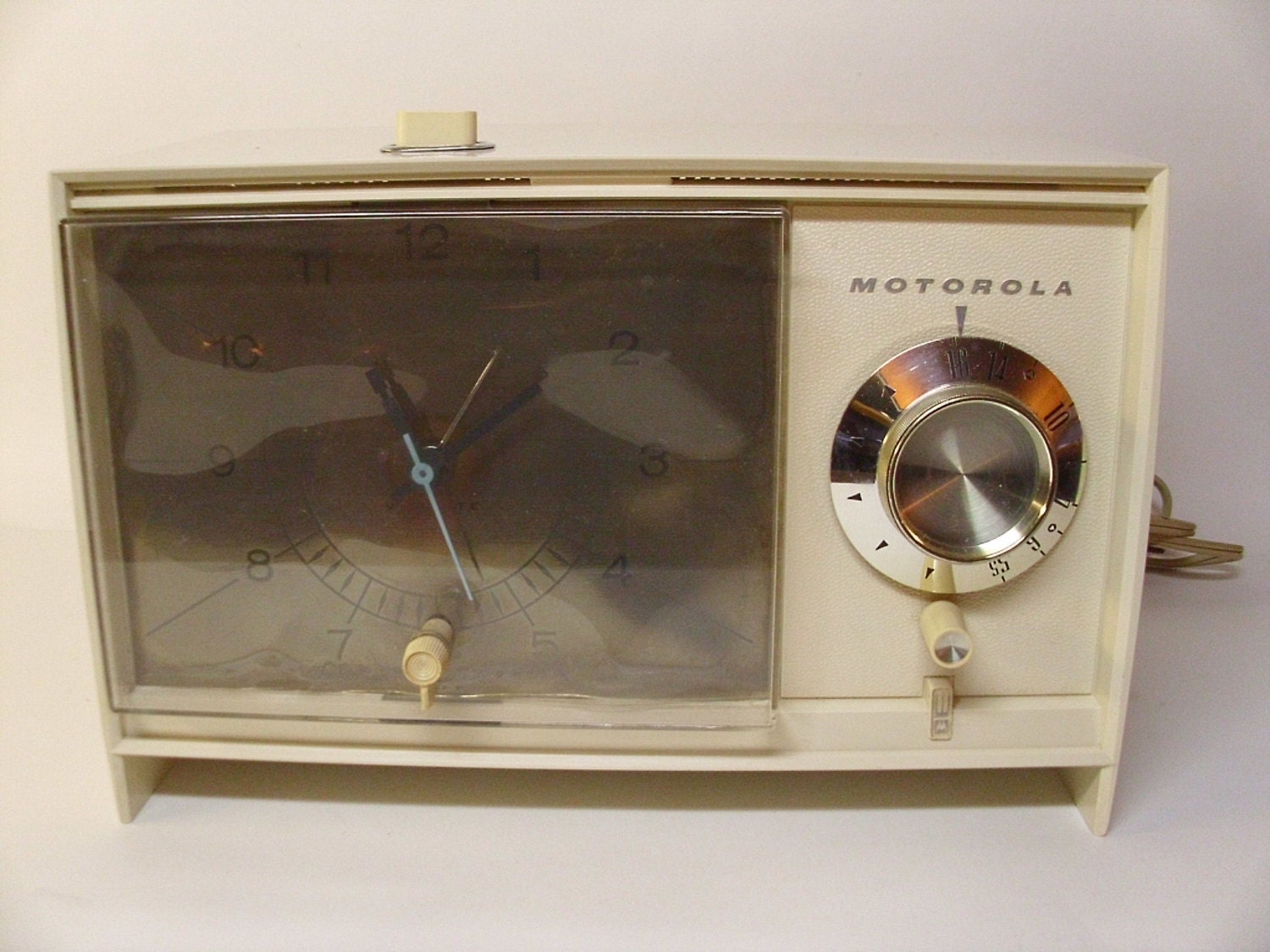 Vintage 1960's Motorola Clock Radio