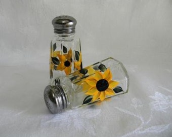 Salt and pepper shakers, hand painted salt and pepper shakers, sunflowers, hand painted sunflowers, sunflower salt and pepper shakers