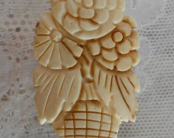 Ivory and Brown Flower Basket Dress Clip