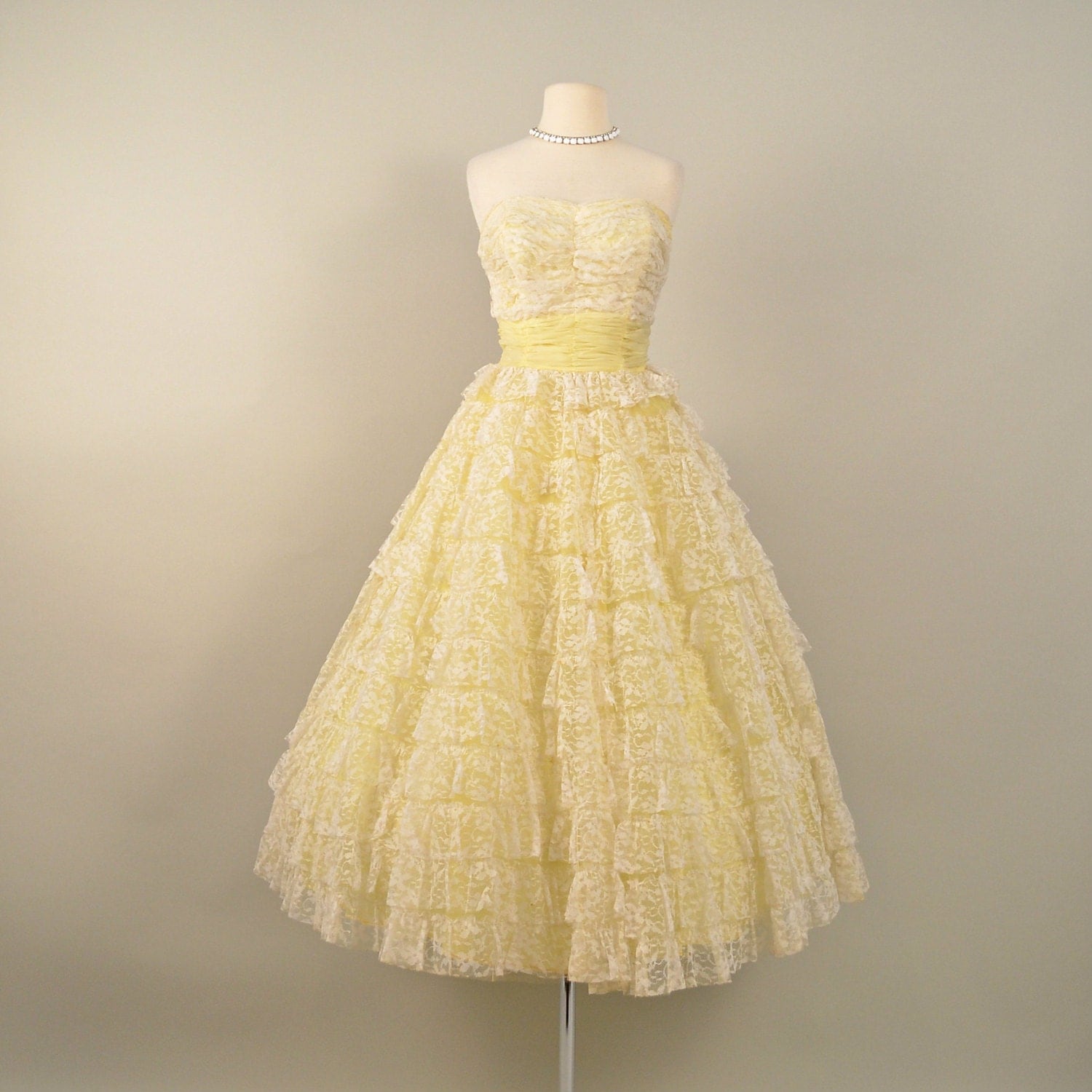 Vintage 1950s Wedding Dress...Beautiful Pale Yellow Chiffon