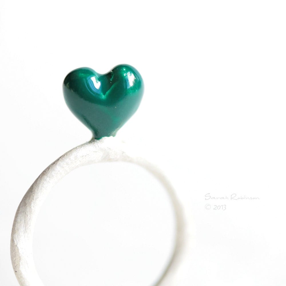 emerald heart ring