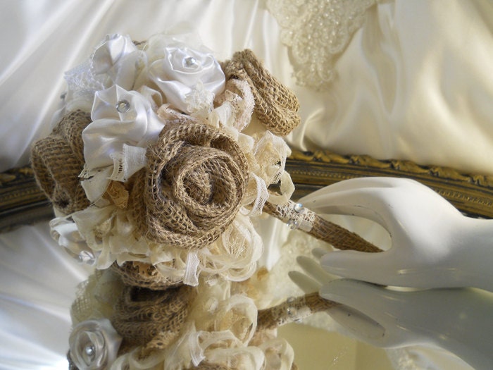 Rustic Burlap Wedding Bouquets 2