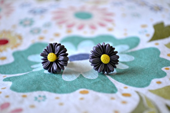 Purple Daisy Earrings