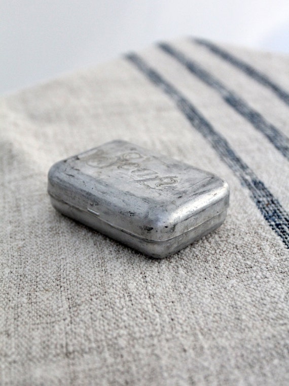 Vintage Soap Dish / Tin Carrying Case by 86home on Etsy