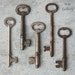 5 Vintage hardware rusty Collectible skeleton keys Lot set
