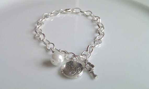 Locket bracelet with key Clearance
