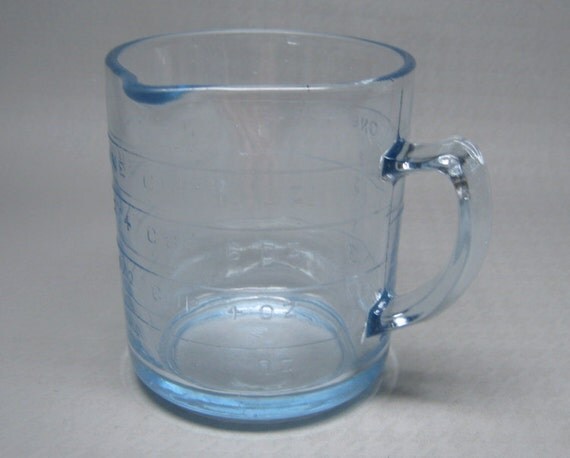 vintage cup  KING depression glass cup  vintage measuring one FIRE in  cup blue king oven fire