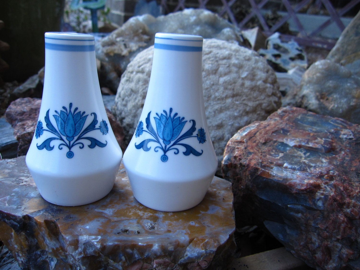 Noritake Japan Salt and Pepper Shaker Haute Juice