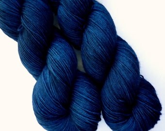 BFL Sock Yarn - Hand Dyed 75/25 BFL/Nylon Fingering Weight Yarn in Midnight Colorway