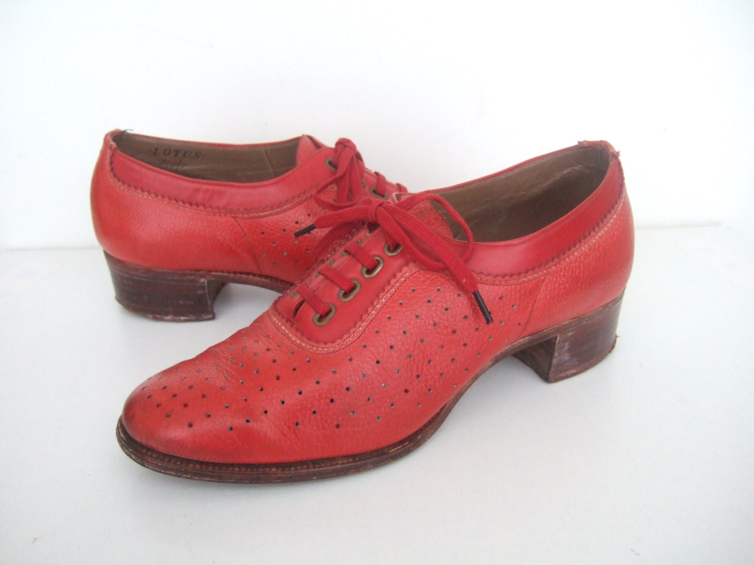 Vintage 1940s shoes  'Lotus Welts' red by StellaRoseVintage
