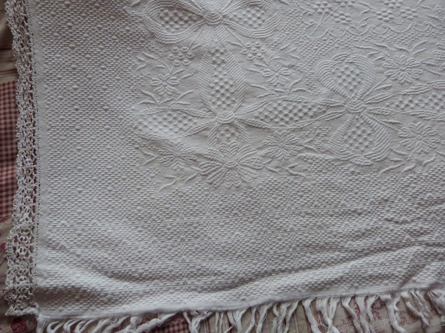Antique French Provencal quilted cotton bedspread throw quilt