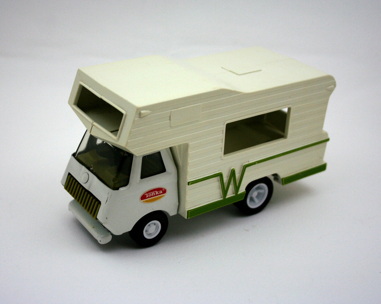 Vintage Tonka Winnebago camper vintage Tonka truck metal