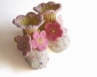 Baby booties/ knit baby booty / baby girls shoes