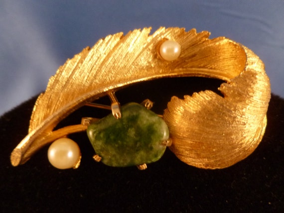 Lisner Gold Feather pearl and Jade Brooch