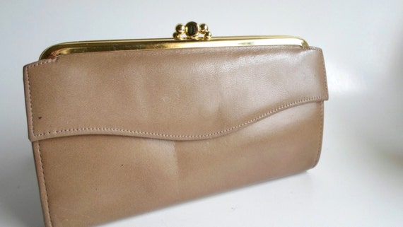 Items similar to Womens Leather Wallet, Clutch, 1950s Vintage, Kiss ...