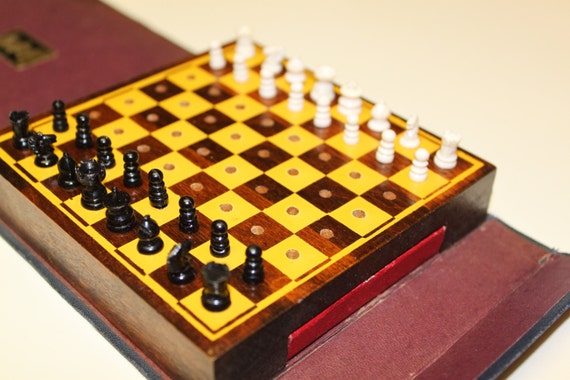 Vintage WM F Drueke Pocket Chess Set