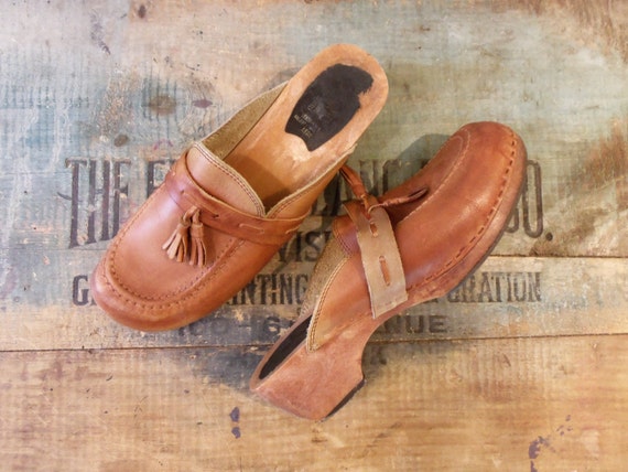 tassel clogs